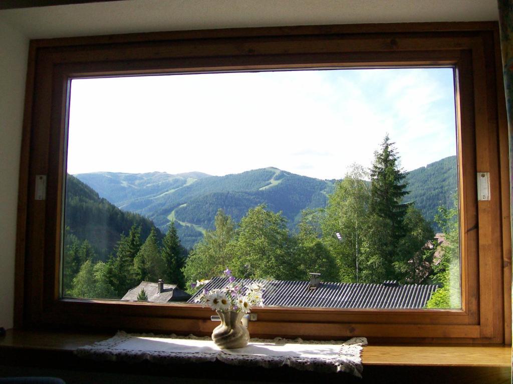 Latschen - *